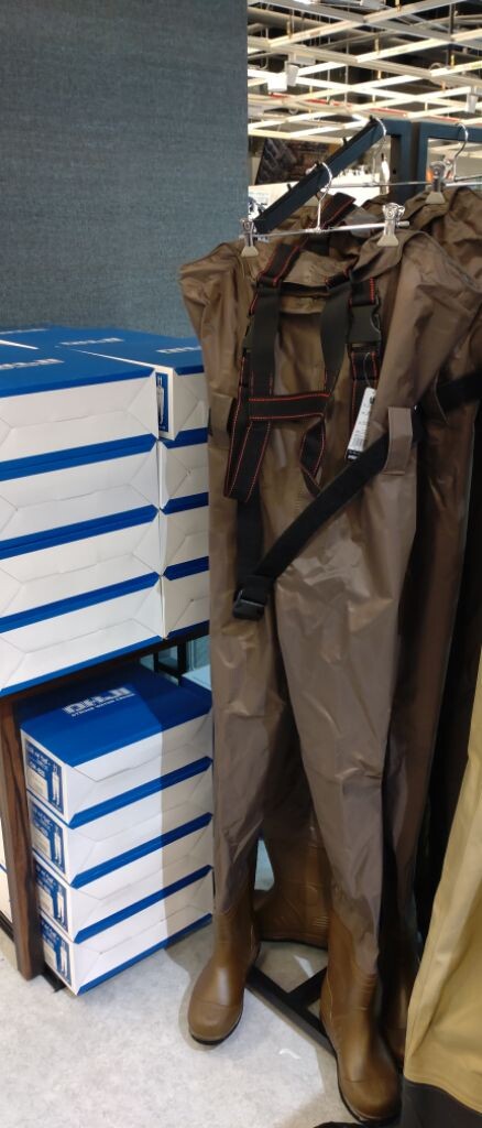 ウェーダー再入荷 Azem アゼム 北海道札幌市発寒のショッピングモール 釣り アウトドア ペット イタリアン